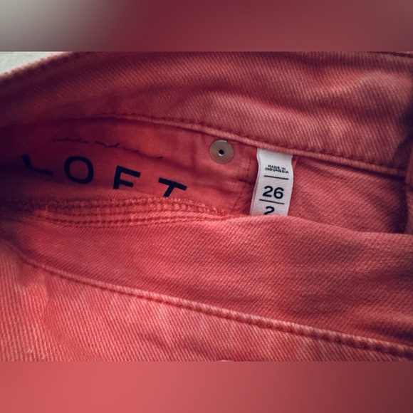 Loft pink Jean shorts. Lightly worn but great condition. Size 2. - Picture 2 of 4